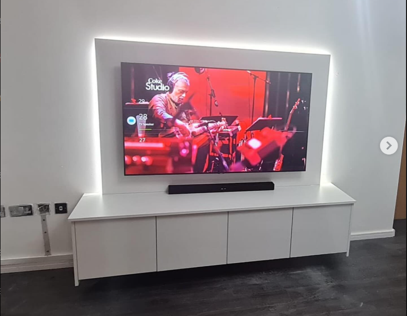 Media wall package 9 (2.7m)